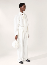 画像をギャラリービューアに読み込む, Purse bag〈Off white〉
