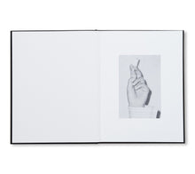 画像をギャラリービューアに読み込む, ICONOGRAPHY - XXV Figures of Jeanne Damas by Vincent Ferrané
