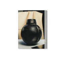 画像をギャラリービューアに読み込む, THE JOURNEY OF THINGS by Magdalene Odundo [SECOND PRINTING]
